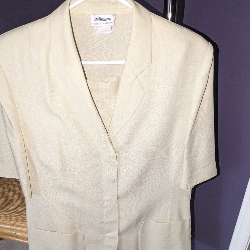 Steilmann 2 piece skirt suit size 10 light green